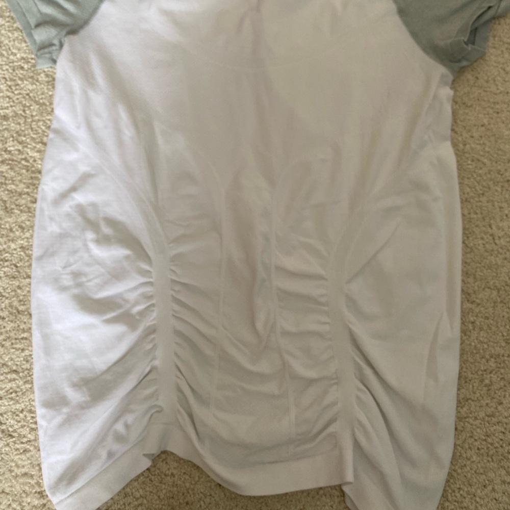 Athleta Ruched Tshirt - Picture 2 of 3
